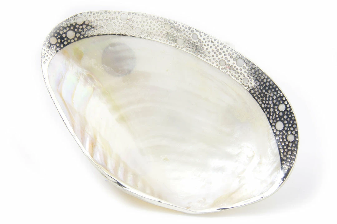 Two's Company SILVER PLATED SHELL WITH FEET Two's Company SILVER PLATED SHELL WITH FEET