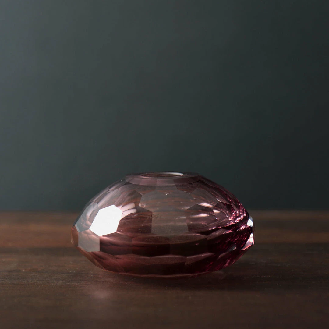 Beatriz Ball Vase Glass Faceted Short Bud (Amethyst) Beatriz Ball Vase Glass Faceted Short Bud (Amethyst)