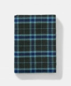 Throw Aberdeen Collection By Alicia Adams