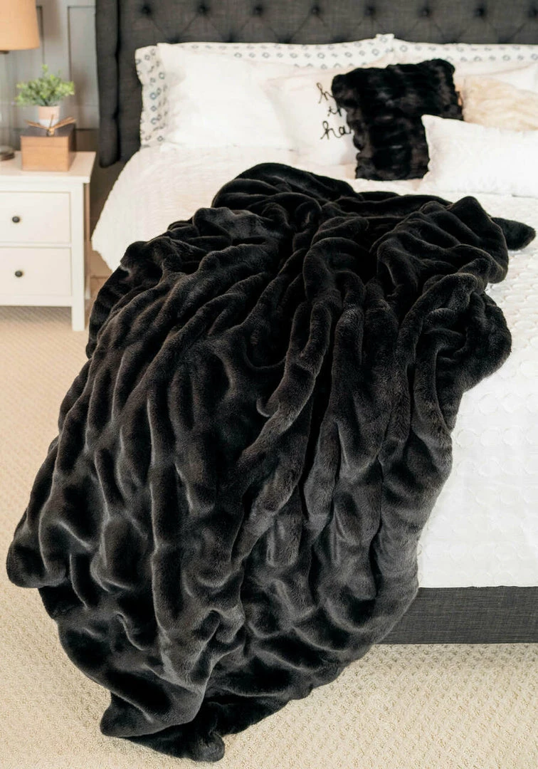 Fabulous Furs Throw Mink Faux Fur Onyx Fabulous Furs Throw Mink Faux Fur Onyx
