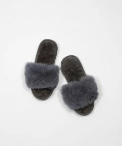 Samantha Holmes Alpaca SLIDES ALPACA FUR (Available In Different Colors And Sizes)